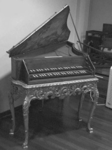 写真＝2　二段スピネット